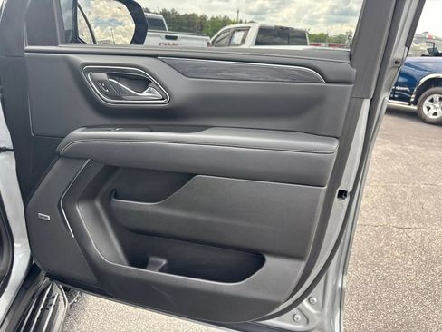 Used 2024 GMC Yukon SLT w/ SLT Luxury Package RWD image 15