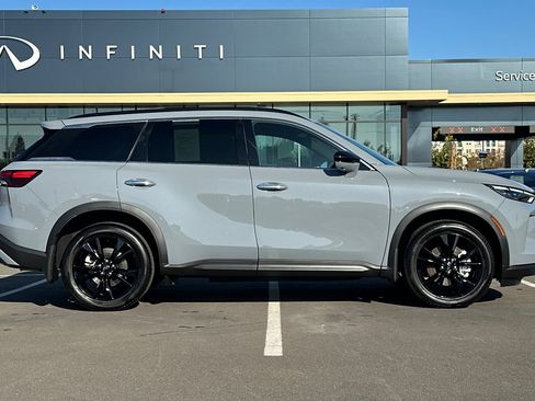 Certified 2025 INFINITI QX60 Luxe w/ Black Edition image 3