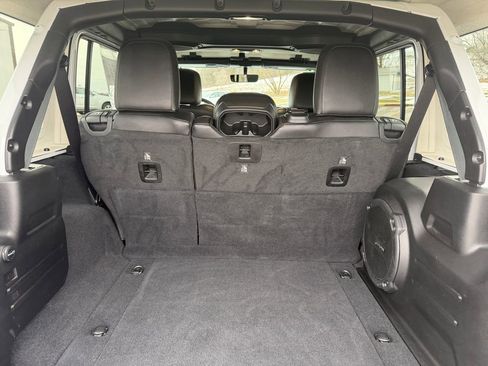 Used 2019 Jeep Wrangler Unlimited Rubicon w/ Dual Top Group image 11