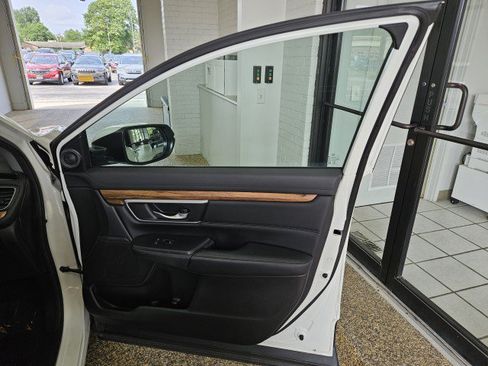 Used 2017 Honda CR-V EX-L image 14
