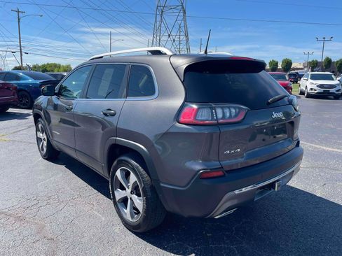 Used 2019 Jeep Cherokee Limited AWD/4WD image 3