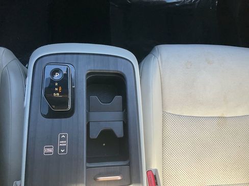 Used 2023 Nissan Ariya FWD image 21