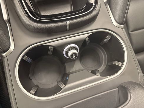 Used 2025 Porsche Cayenne image 30