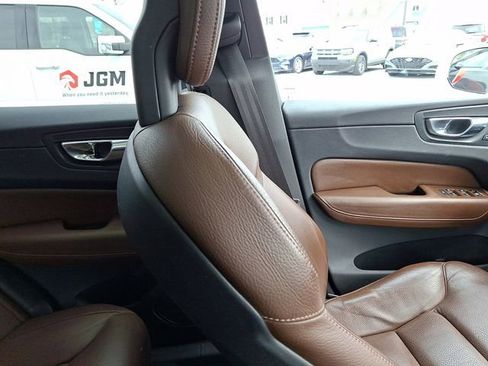 Used 2018 Volvo XC60 T6 Momentum w/ Advanced Package AWD/4WD image 13