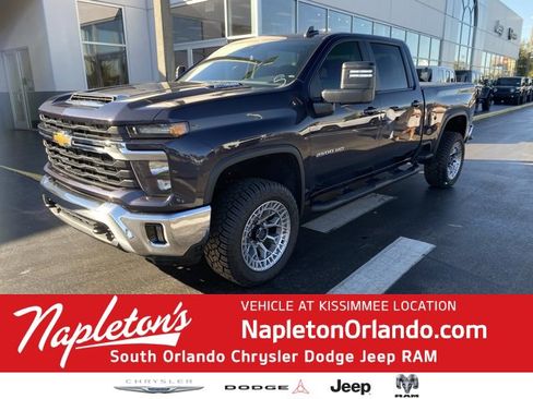 Used 2024 Chevrolet Silverado 2500 LT w/ Convenience Package image 1