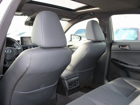 Certified 2025 Lexus IS 300 F Sport image 9