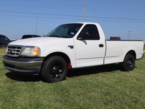 Used 2004 Ford F150 XL image 1