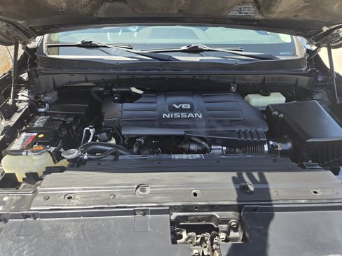 Used 2017 Nissan Titan SV AWD/4WD image 15