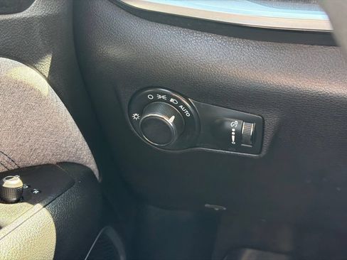 Used 2024 Jeep Compass Sport AWD/4WD image 30
