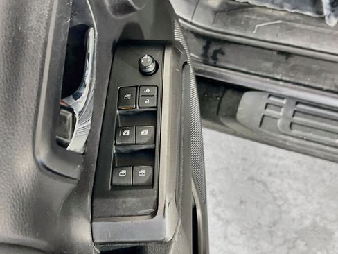 Used 2021 Toyota Tacoma TRD Off-Road AWD/4WD image 17