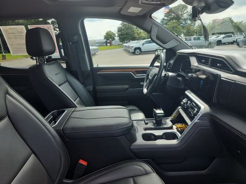 Certified 2023 GMC Sierra 1500 Denali w/ Denali Reserve Package AWD/4WD image 9