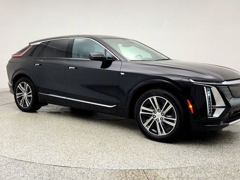 Used 2024 Cadillac Lyriq Luxury image 3