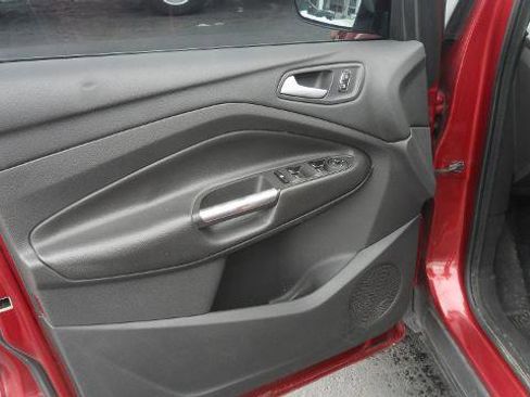 Used 2013 Ford Escape SE image 32