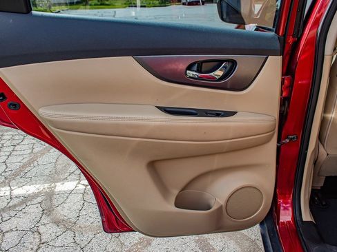 Used 2016 Nissan Rogue S AWD/4WD image 14