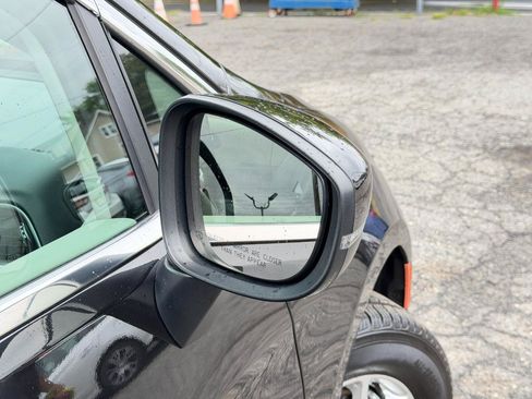 Used 2023 Chrysler Pacifica Touring-L FWD image 99
