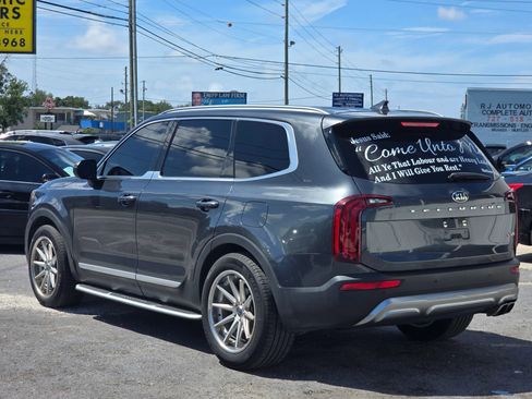 Used 2020 Kia Telluride S w/ S 8 Passenger Seating Package FWD image 3