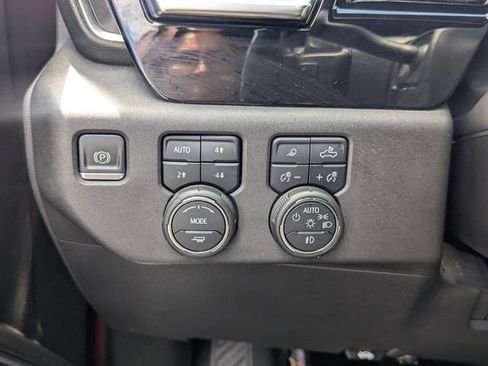 Used 2022 Chevrolet Silverado 1500 LT Trail Boss w/ Convenience Package II AWD/4WD image 4