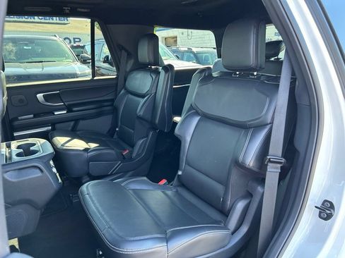 Used 2025 Ford Expedition Platinum w/ Stealth Performance Package AWD/4WD image 35