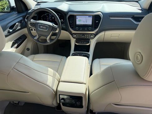 Used 2021 GMC Acadia Denali w/ Denali Ultimate Package AWD/4WD image 12