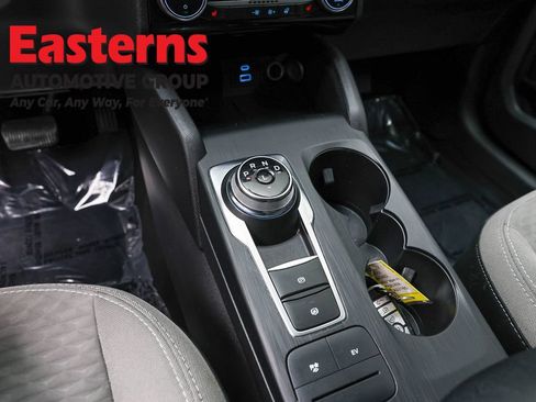 Used 2022 Ford Escape SE w/ Convenience Package FWD image 13