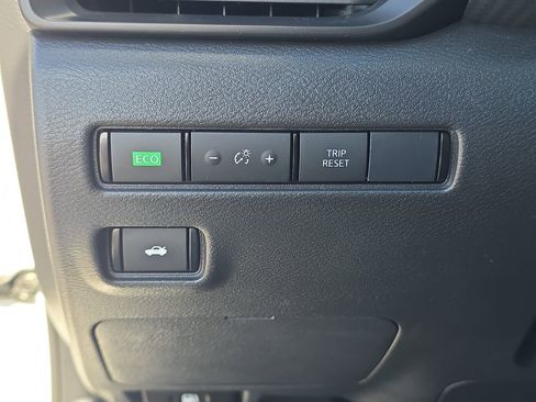 Used 2022 Nissan Sentra S image 22