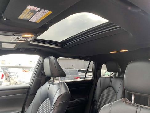 Used 2022 Toyota Highlander XSE image 17