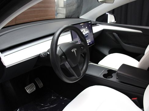 Used 2022 Tesla Model Y Performance image 59