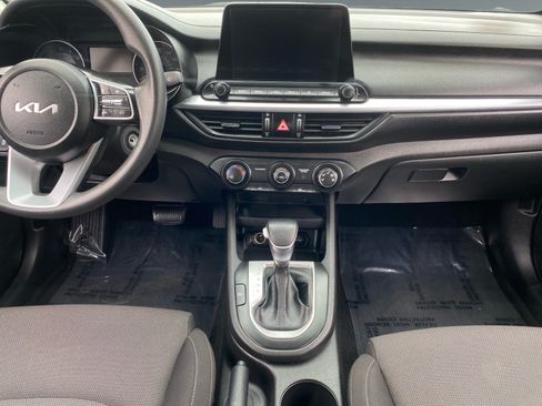 Used 2022 Kia Forte LXS FWD image 11
