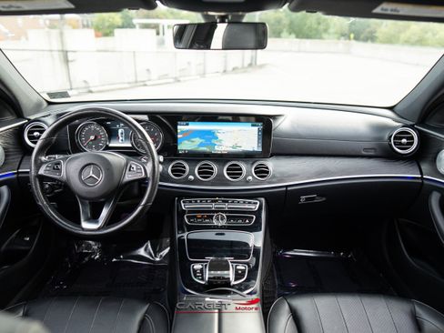 Used 2017 Mercedes-Benz E 300 4MATIC image 14