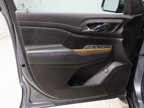 Used 2021 GMC Acadia SLE w/ Driver Convenience Package image 14