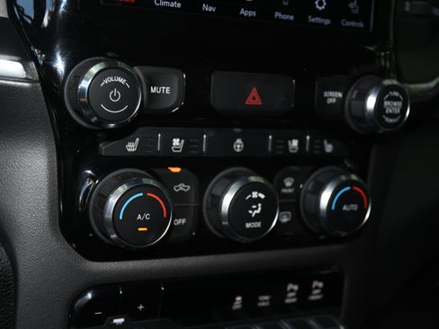 Used 2021 RAM 1500 Laramie AWD/4WD image 15