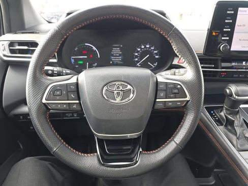 Certified 2021 Toyota Sienna XSE FWD image 19