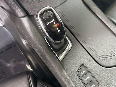 Used 2019 Cadillac XT5 Premium Luxury w/ Driver Assist Package AWD/4WD image 18
