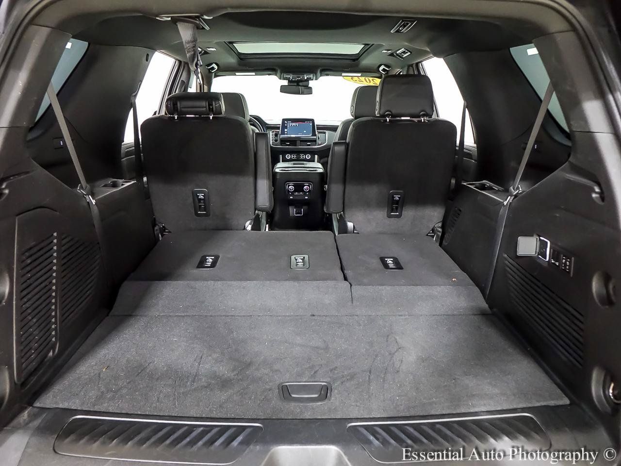 Used 2023 GMC Yukon SLT w/ SLT Luxury Package AWD/4WD image 27