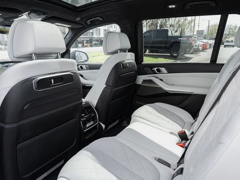 Used 2023 BMW X7 xDrive40i w/ Executive Package AWD/4WD image 25