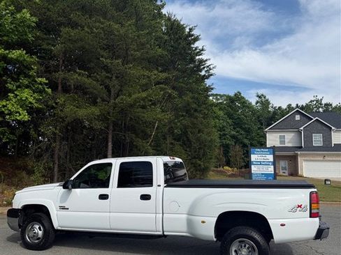 Used 2005 Chevrolet Silverado 3500 LT w/ Heavy-Duty Power Package AWD/4WD image 3