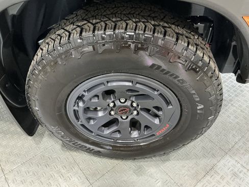 Used 2025 Nissan Frontier PRO-4X image 53