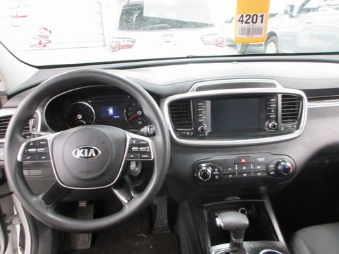 Used 2020 Kia Sorento LX image 15