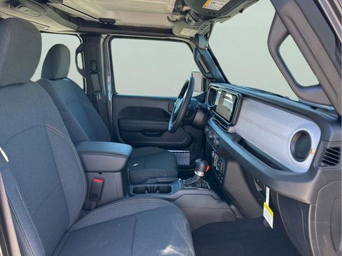 New 2026 Jeep Gladiator Sport image 14