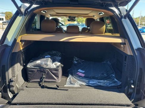 New 2026 Land Rover Range Rover SE image 11