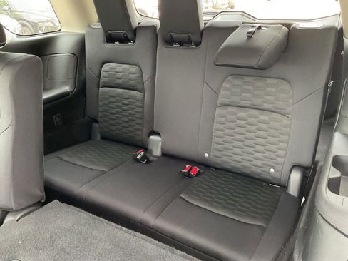 Used 2025 Nissan Pathfinder SV FWD image 17