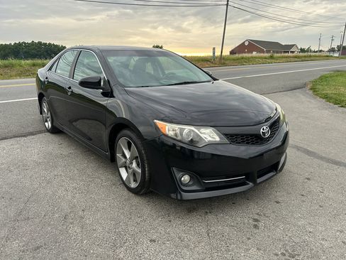 Used 2012 Toyota Camry SE FWD image 2