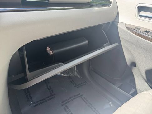 Used 2020 Toyota Sienna XLE w/ Carpet Mat Package FWD image 24