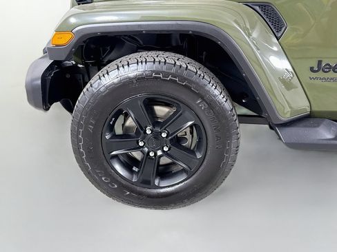 Used 2021 Jeep Wrangler Unlimited Sahara AWD/4WD image 37