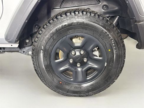 Used 2024 Jeep Wrangler Sport AWD/4WD image 29