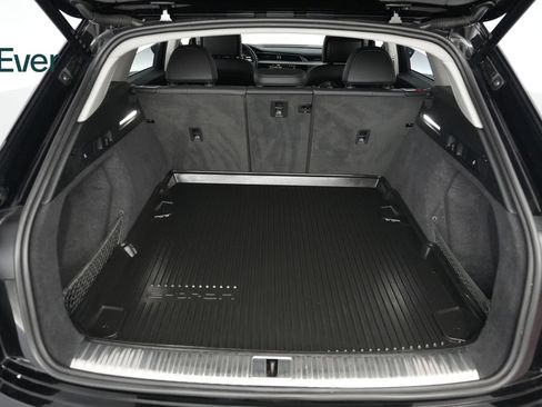 Used 2024 Audi Q8 e-tron Premium Plus w/ Premium Plus Package AWD/4WD image 8