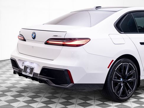 Certified 2023 BMW i7 xDrive60 AWD/4WD image 35
