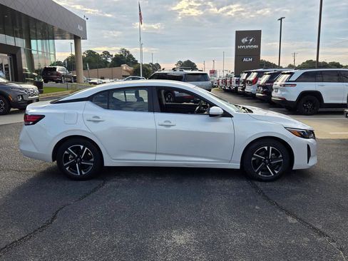 Used 2024 Nissan Sentra SV FWD image 15