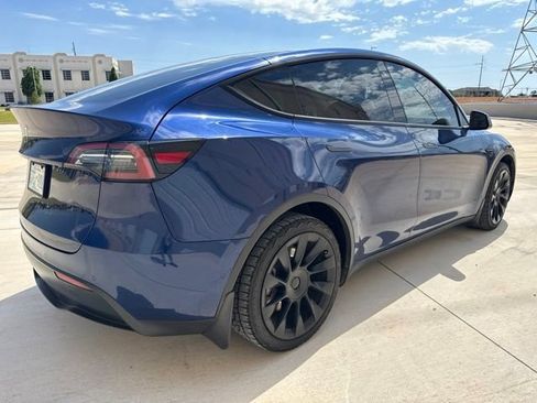 Used 2022 Tesla Model Y Long Range AWD/4WD image 5