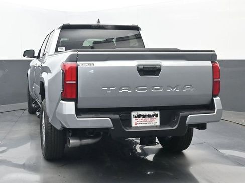 Used 2025 Toyota Tacoma SR5 RWD image 18